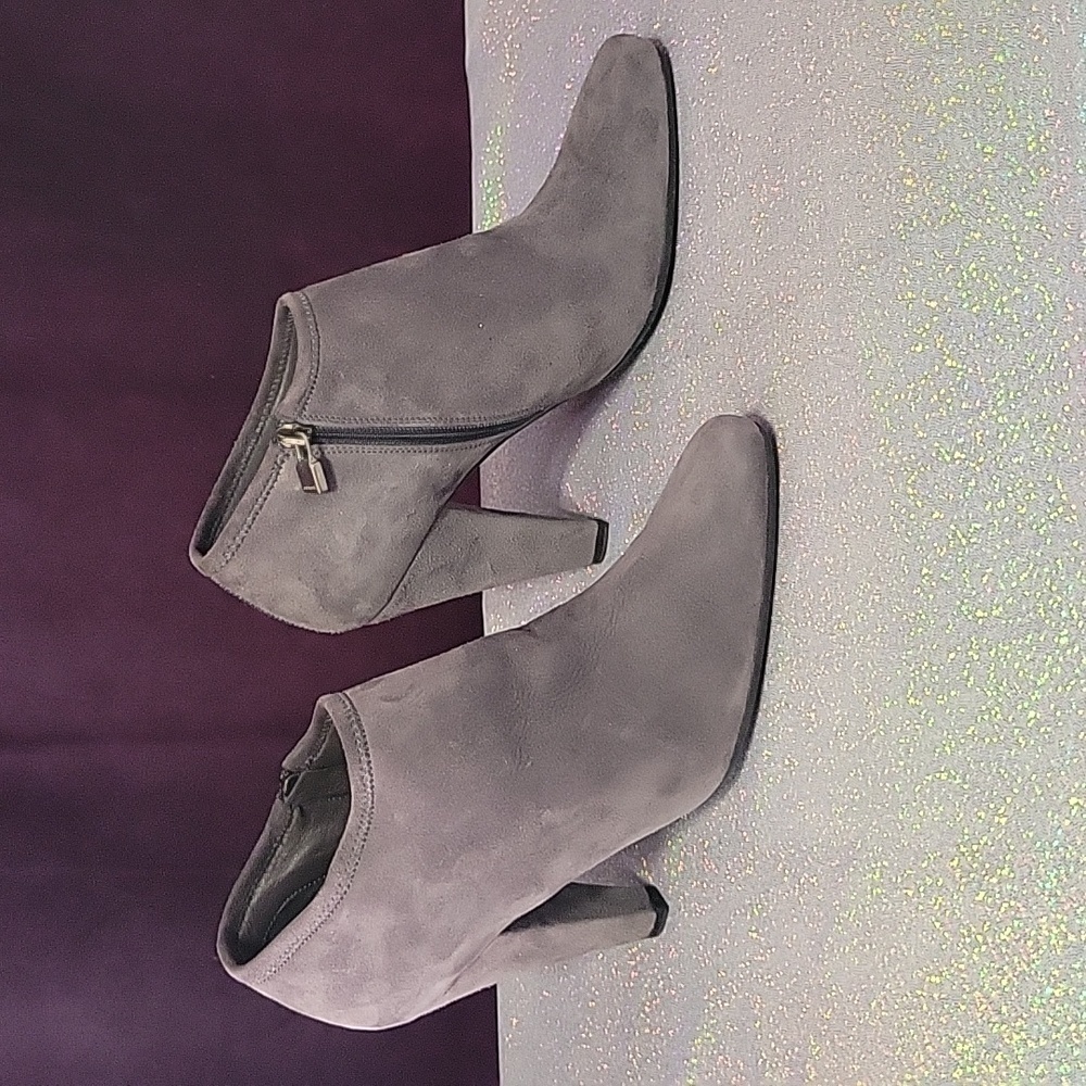 Prada!!! Flawless Grey Suede Ankle Booties Leather Boots